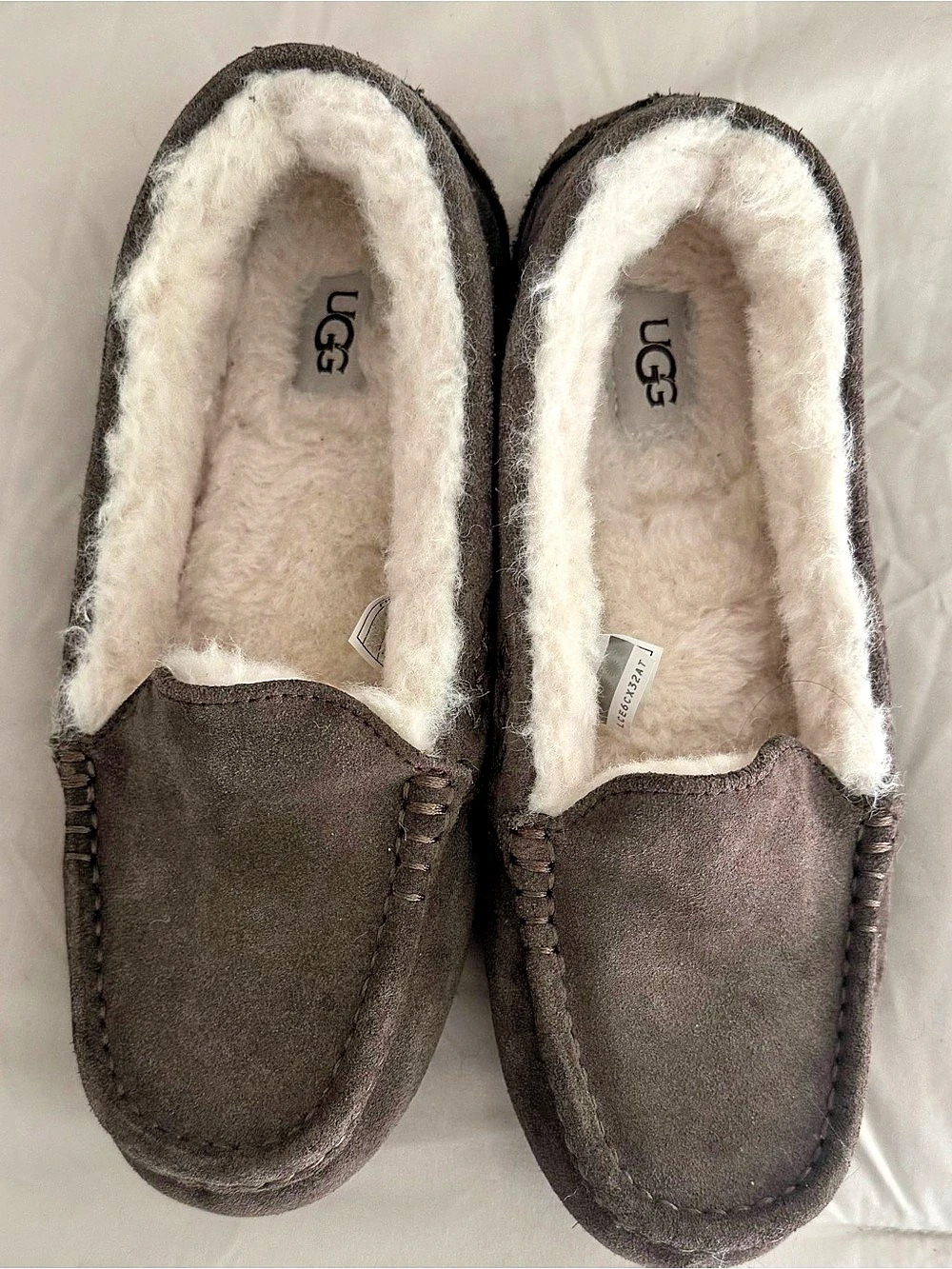 UGG Ansley Women’s 9 Brown Suede Shearling Lined Moccasin Slippers